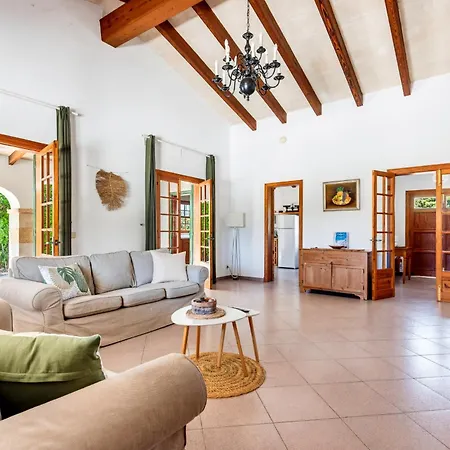 Casa Carlos - En Son Cabrises *
